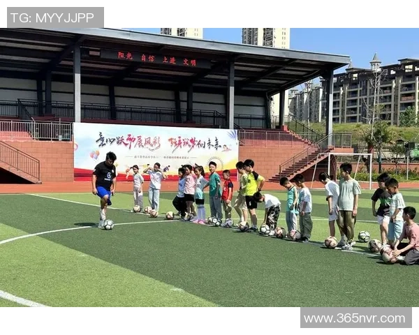 提升青少年足球技能的专业培训课程助力未来足球明星的成长 提升青少年足球技能的专业培训课程助力未来足球明星的成长